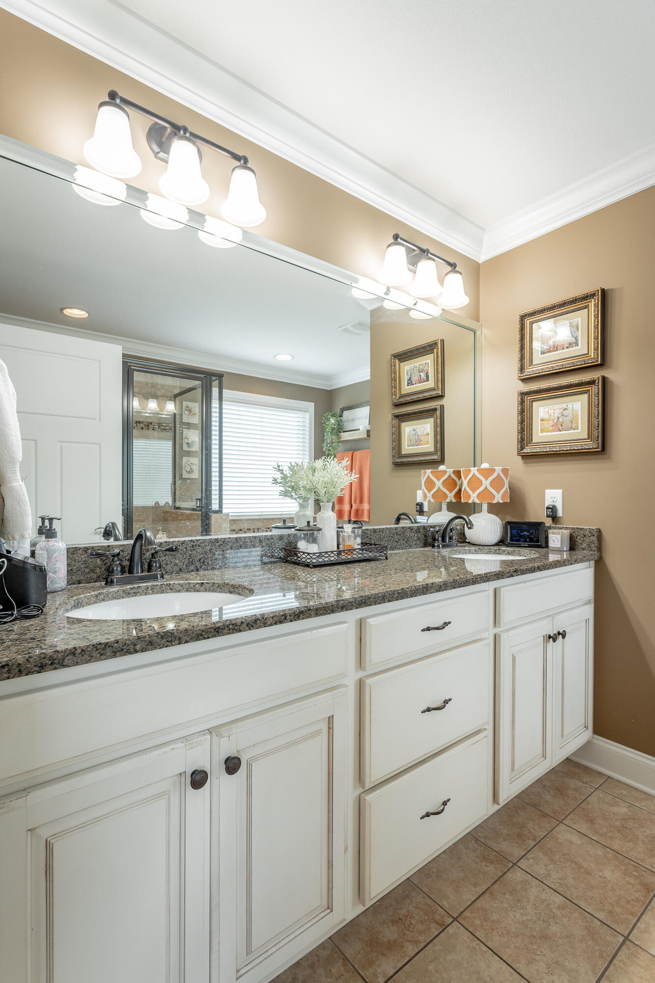 298 Live Oak Road Ringgold, GA 30736 - Photo 28 of 38 Bathroom