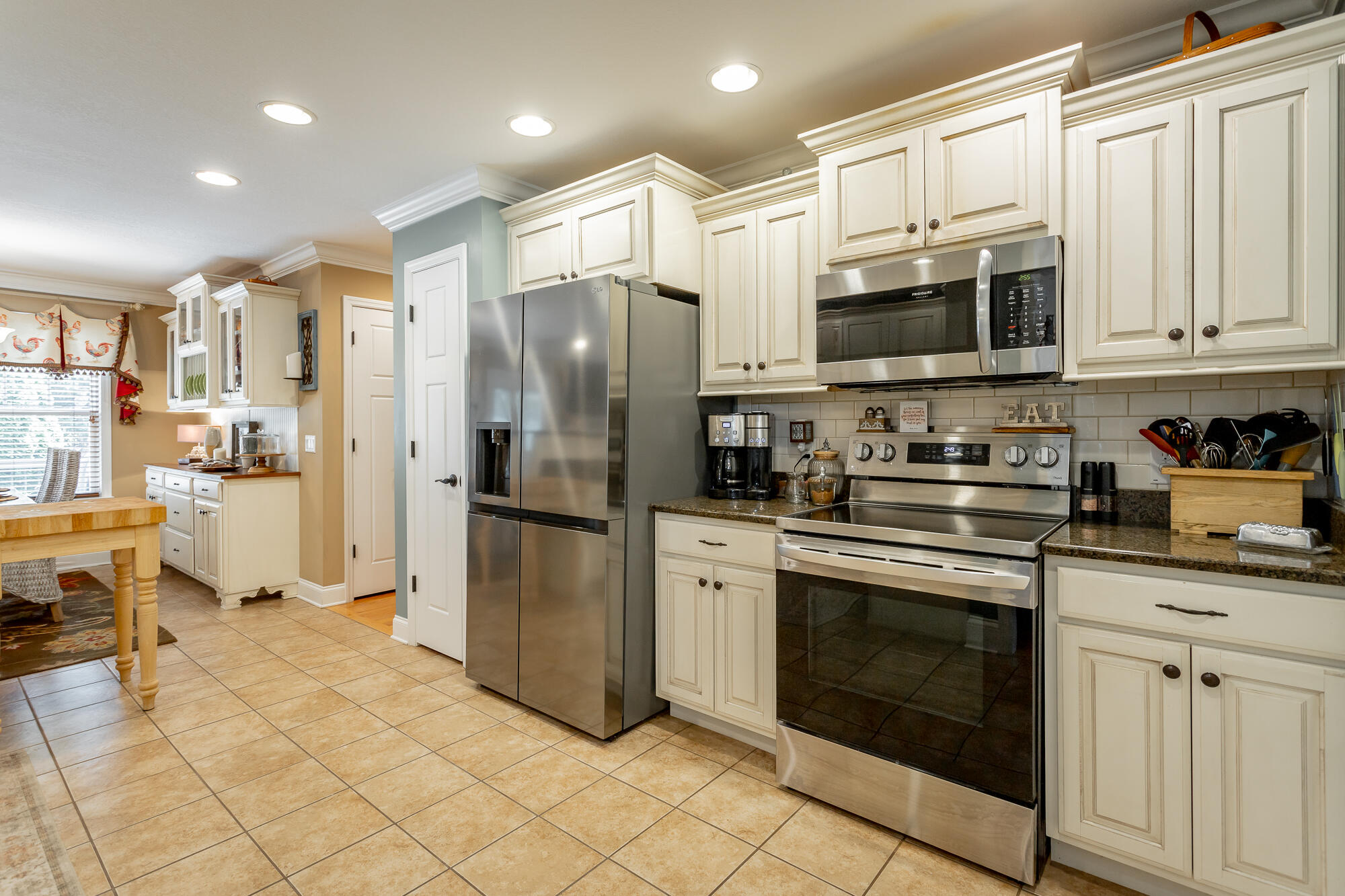 298 Live Oak Road Ringgold, GA 30736 - Photo 3 of 38 Kitchen