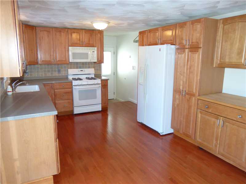 127 Douglas Road Warwick, RI 02886 - Photo 3 of 13 Kitchen.