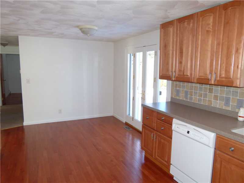 127 Douglas Road Warwick, RI 02886 - Photo 4 of 13 Kitchen.