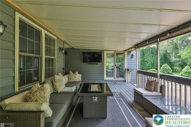 $925,000 | 1147 Jacobsburg Road, Wind Gap, PA 18091