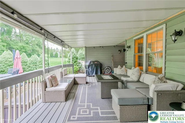 $925,000 | 1147 Jacobsburg Road, Wind Gap, PA 18091