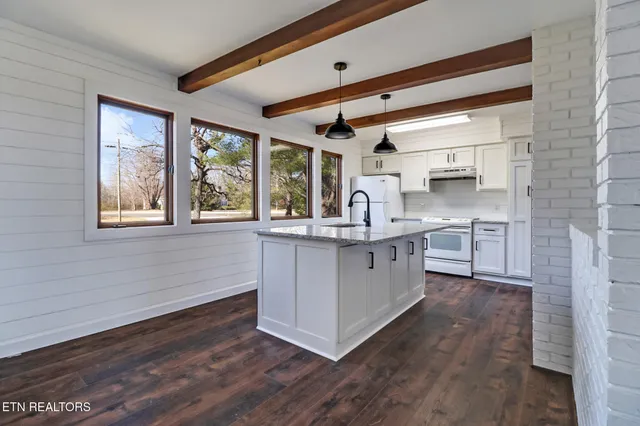 $314,900 | 1651 Pennsylvania Avenue, Jamestown, TN 38556