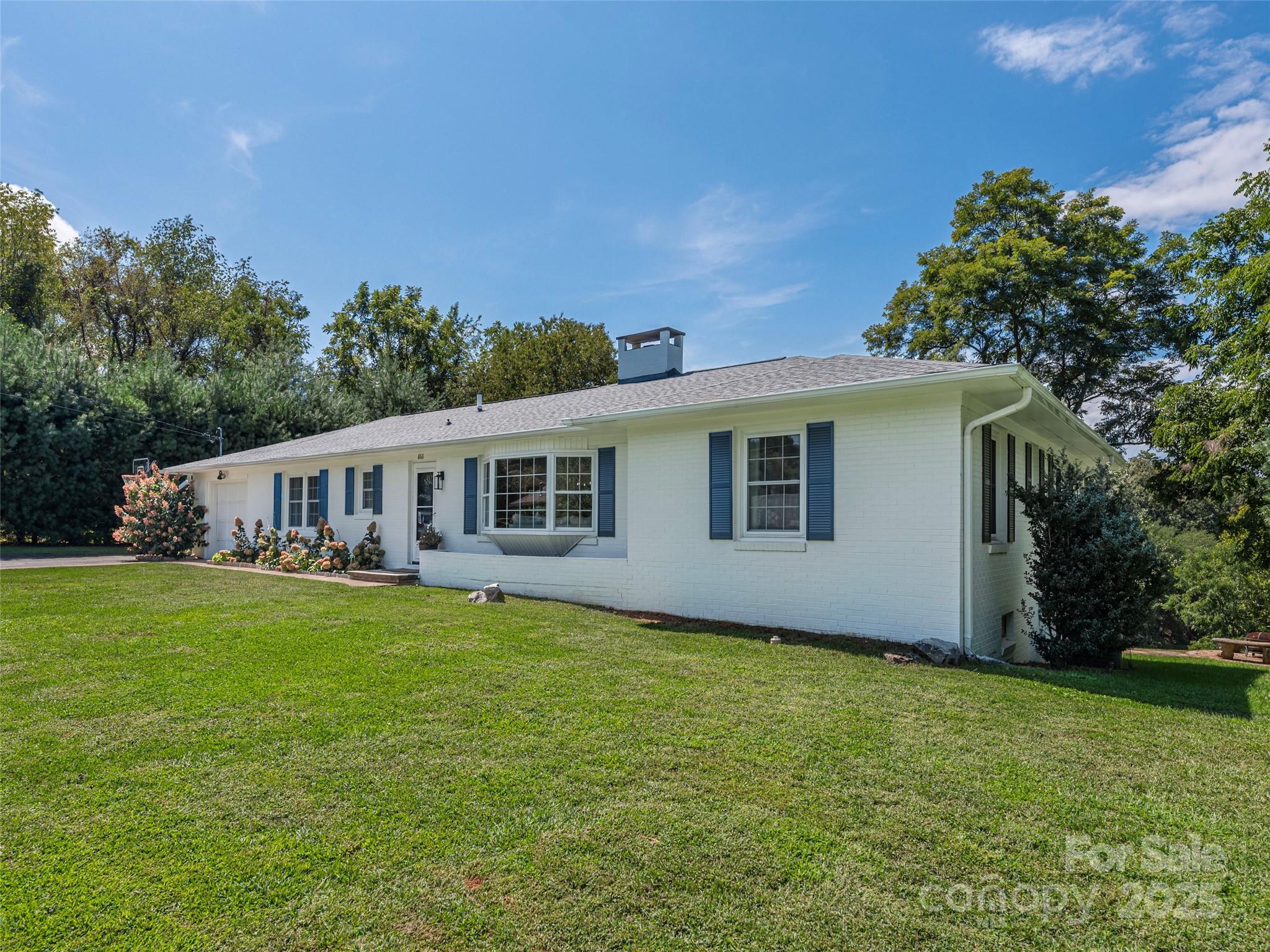 868 Mulberry Street Clyde, NC 28721 - Photo 2 of 30
