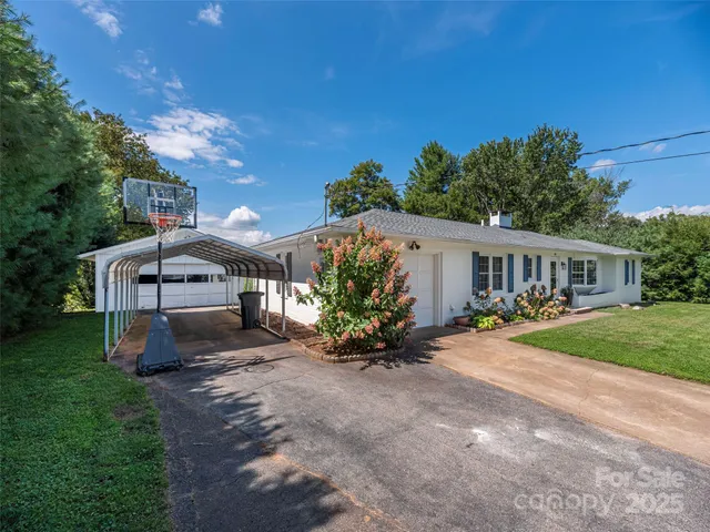 $499,000 | 868 Mulberry Street, Clyde, NC 28721