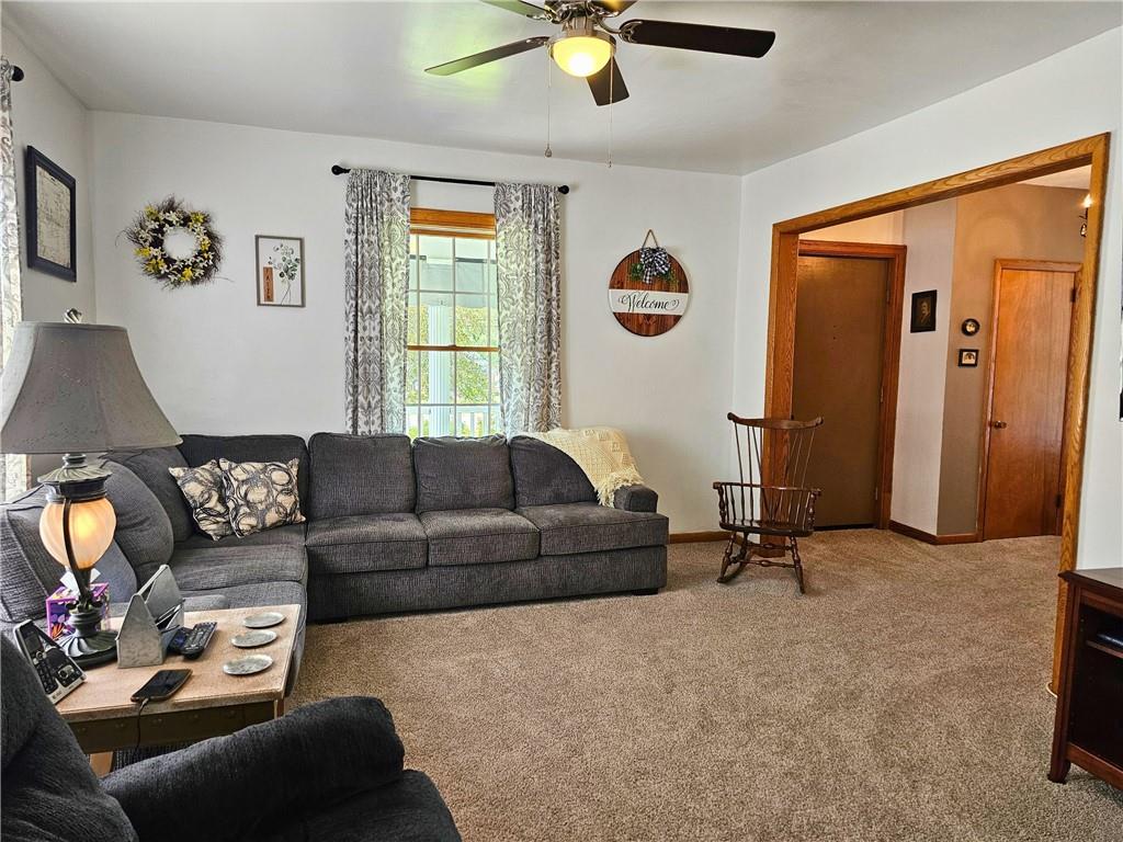 685 South Keel Ridge Road Hermitage, PA 16148 - Photo 12 of 42 a living room with furniture and a window