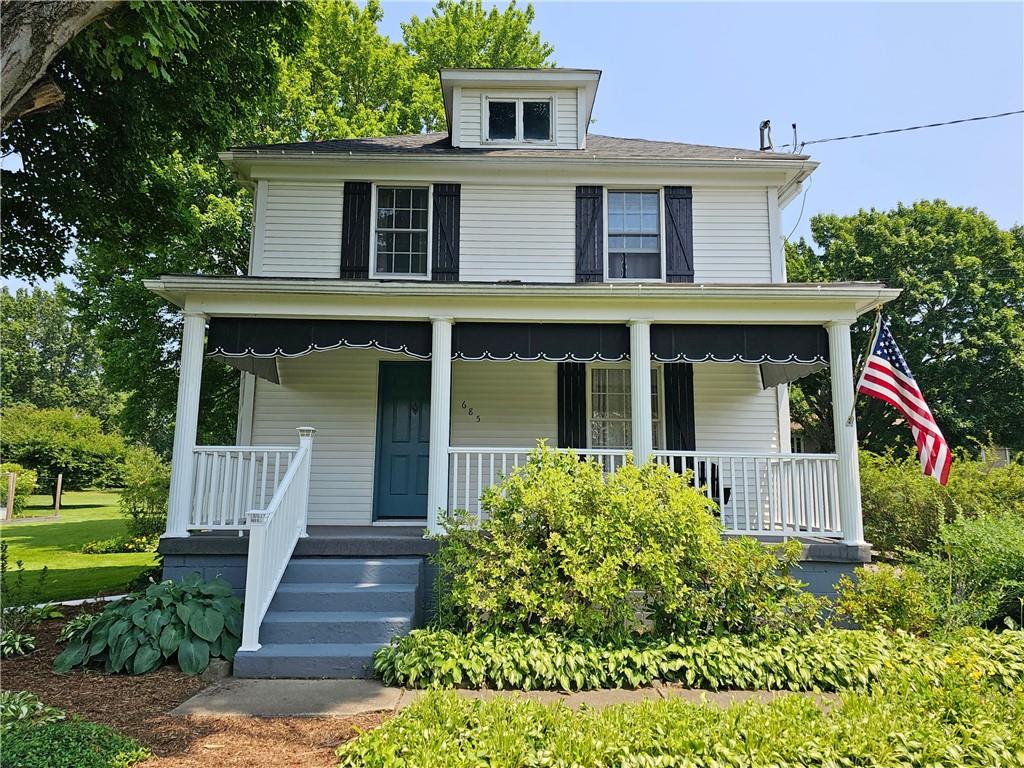 685 South Keel Ridge Road Hermitage, PA 16148 - Photo 2 of 42 a front view of a house with garden