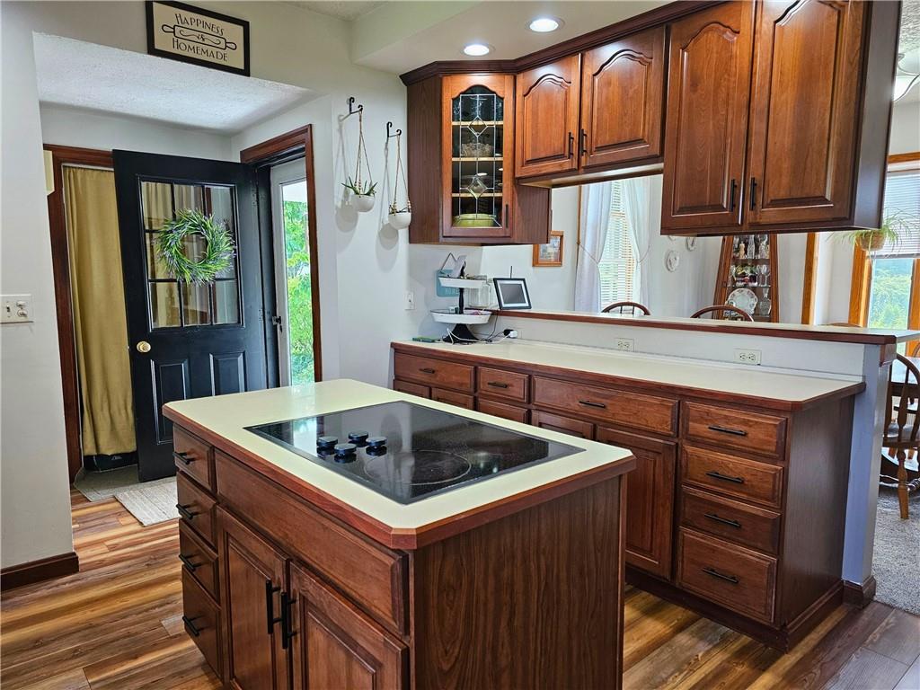 685 South Keel Ridge Road Hermitage, PA 16148 - Photo 9 of 42 a kitchen that has a sink in it