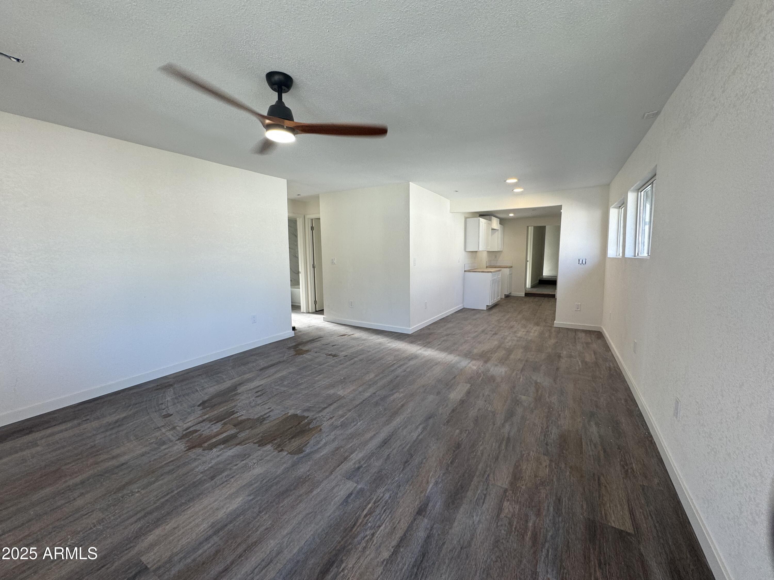 184 South Kent Street Miami, AZ 85539 - Photo 13 of 17 IMG_2025