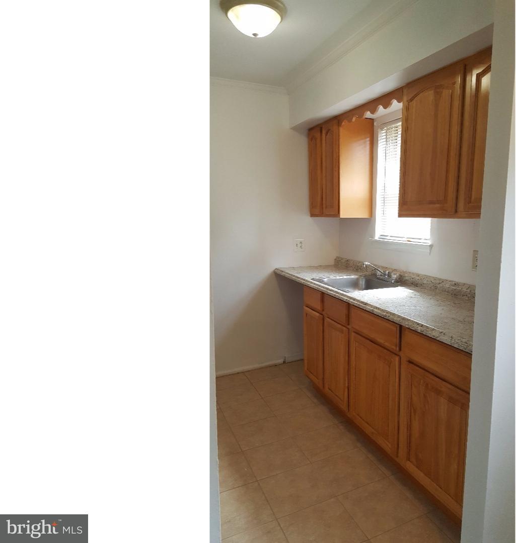 9461 Woodbridge Road Philadelphia, PA 19114 - Photo 5 of 11