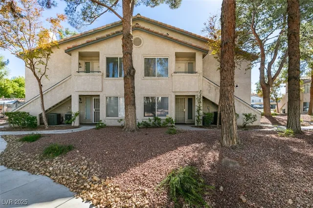 $1,090 | 5211 Caspian Springs Drive, Unit 101, Las Vegas, NV 89120