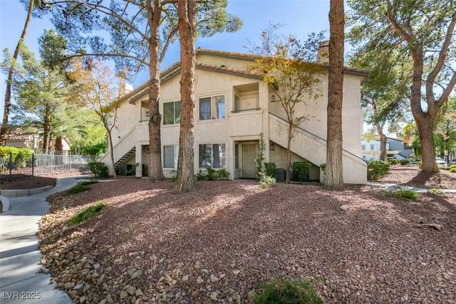 $1,090 | 5211 Caspian Springs Drive, Unit 101, Las Vegas, NV 89120