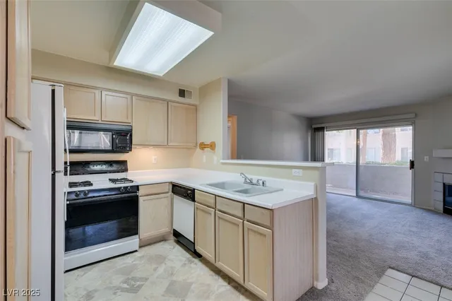 $1,090 | 5211 Caspian Springs Drive, Unit 101, Las Vegas, NV 89120