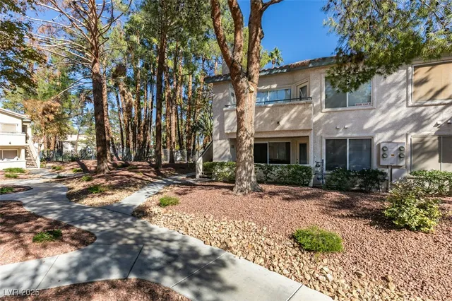 $1,090 | 5211 Caspian Springs Drive, Unit 101, Las Vegas, NV 89120