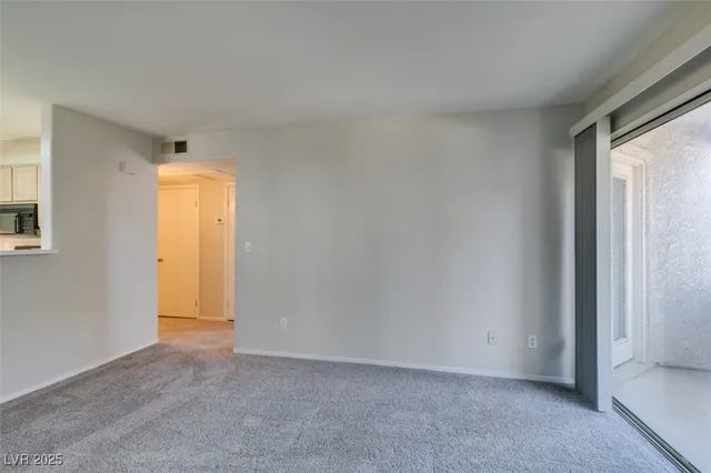 $1,090 | 5211 Caspian Springs Drive, Unit 101, Las Vegas, NV 89120