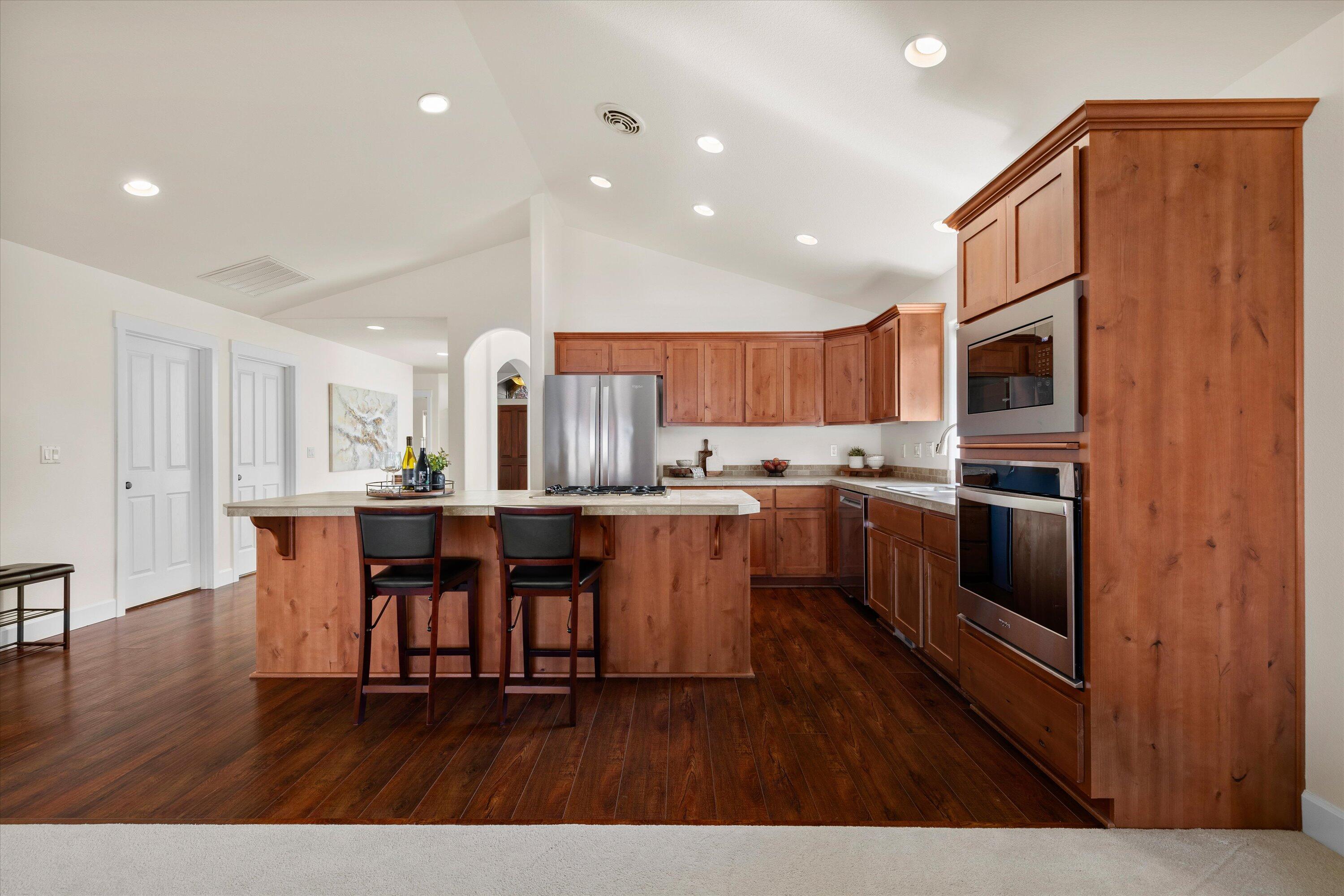 61705 Rigel Way Bend, OR 97702 - Photo 11 of 40 11-20250904 JILL ROSELL-25