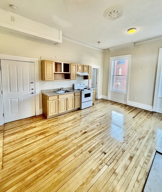 5 Ashland Street Worcester, MA 01609 - Photo 4 of 19