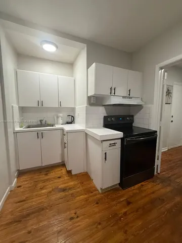 $1,995 | 1289 Marseille Drive, Unit 46, Miami Beach, FL 33141