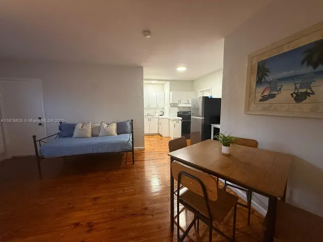 $1,995 | 1289 Marseille Drive, Unit 46, Miami Beach, FL 33141