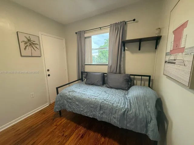 $1,995 | 1289 Marseille Drive, Unit 46, Miami Beach, FL 33141