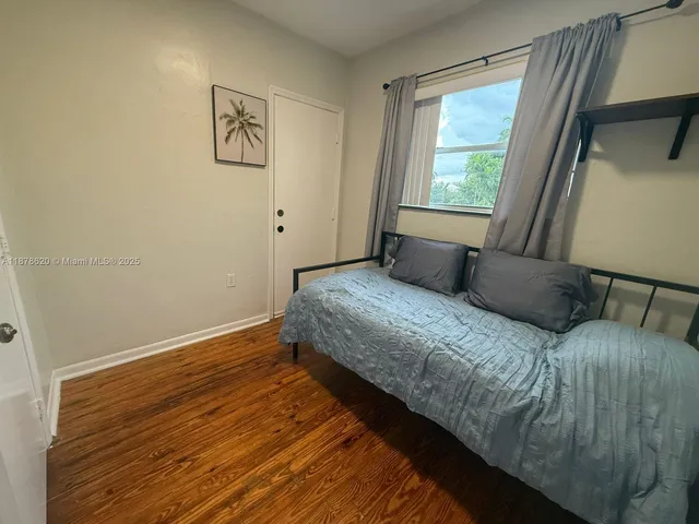 $1,995 | 1289 Marseille Drive, Unit 46, Miami Beach, FL 33141