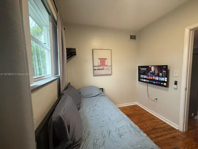 $1,995 | 1289 Marseille Drive, Unit 46, Miami Beach, FL 33141