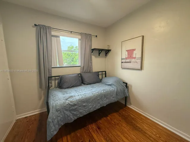 $1,995 | 1289 Marseille Drive, Unit 46, Miami Beach, FL 33141