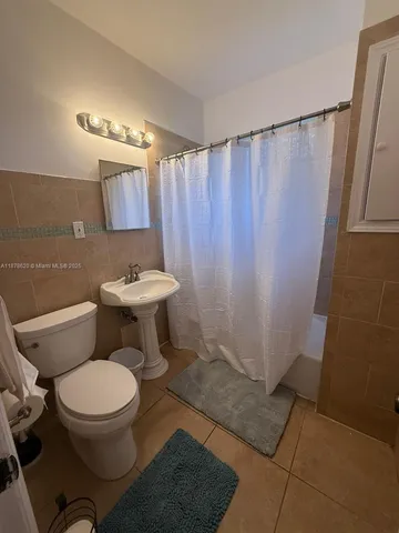 $1,995 | 1289 Marseille Drive, Unit 46, Miami Beach, FL 33141