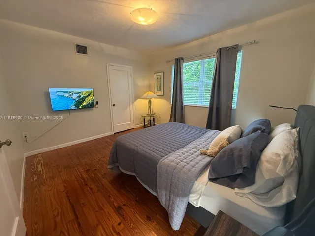 $1,995 | 1289 Marseille Drive, Unit 46, Miami Beach, FL 33141