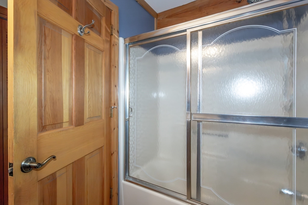 457 Montgomery Road Westfield, MA 01085 - Photo 24 of 38