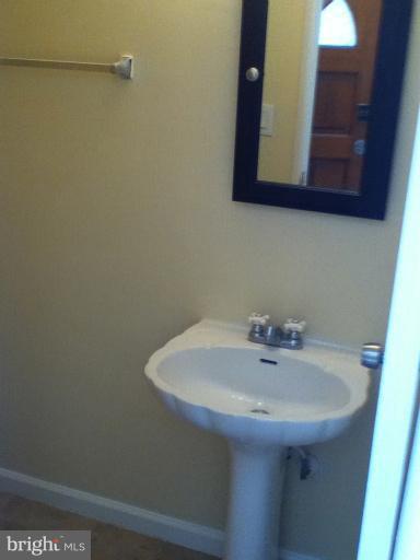 7418 Grace Street Springfield, VA 22150 - Photo 7 of 21 Bath