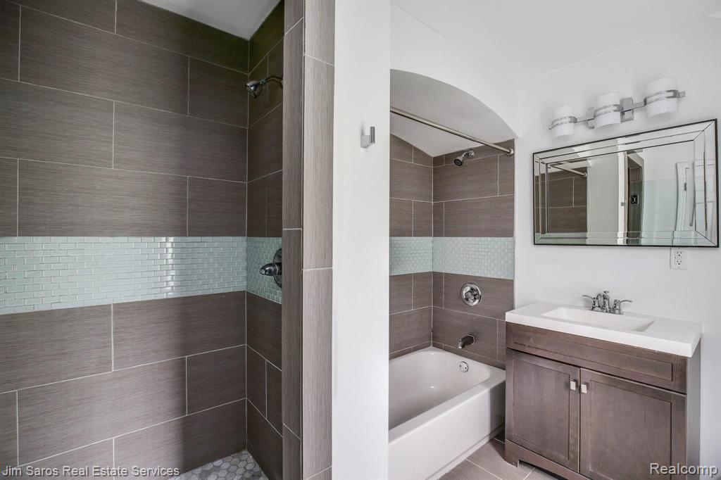 1349 Devonshire Road Grosse Pointe, MI 48230 - Photo 17 of 27