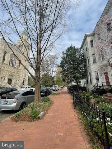 $1,750,000 | 304 2nd Street Southeast, Washington, DC 20003