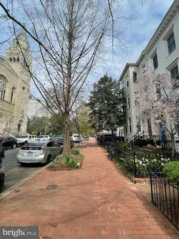 $1,750,000 | 304 2nd Street Southeast, Washington, DC 20003