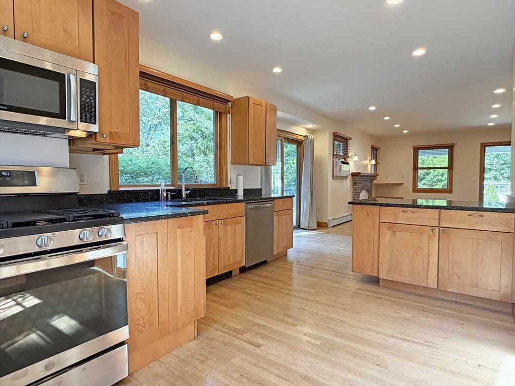 63 Pierrepont Road Newton, MA 02462 - Photo 7 of 17