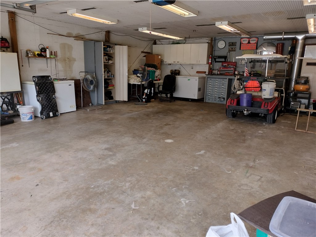 9663 Angle Crossing Road Argenta, IL 62501 - Photo 10 of 32