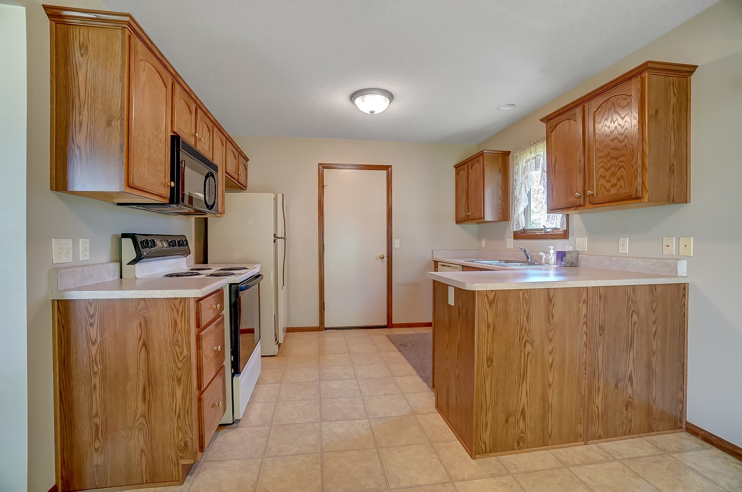 312 Springer Drive Butler, IN 46721 - Photo 11 of 34