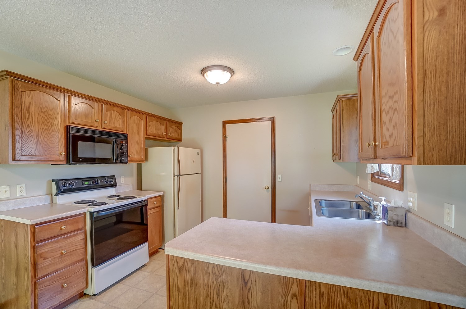 312 Springer Drive Butler, IN 46721 - Photo 13 of 34