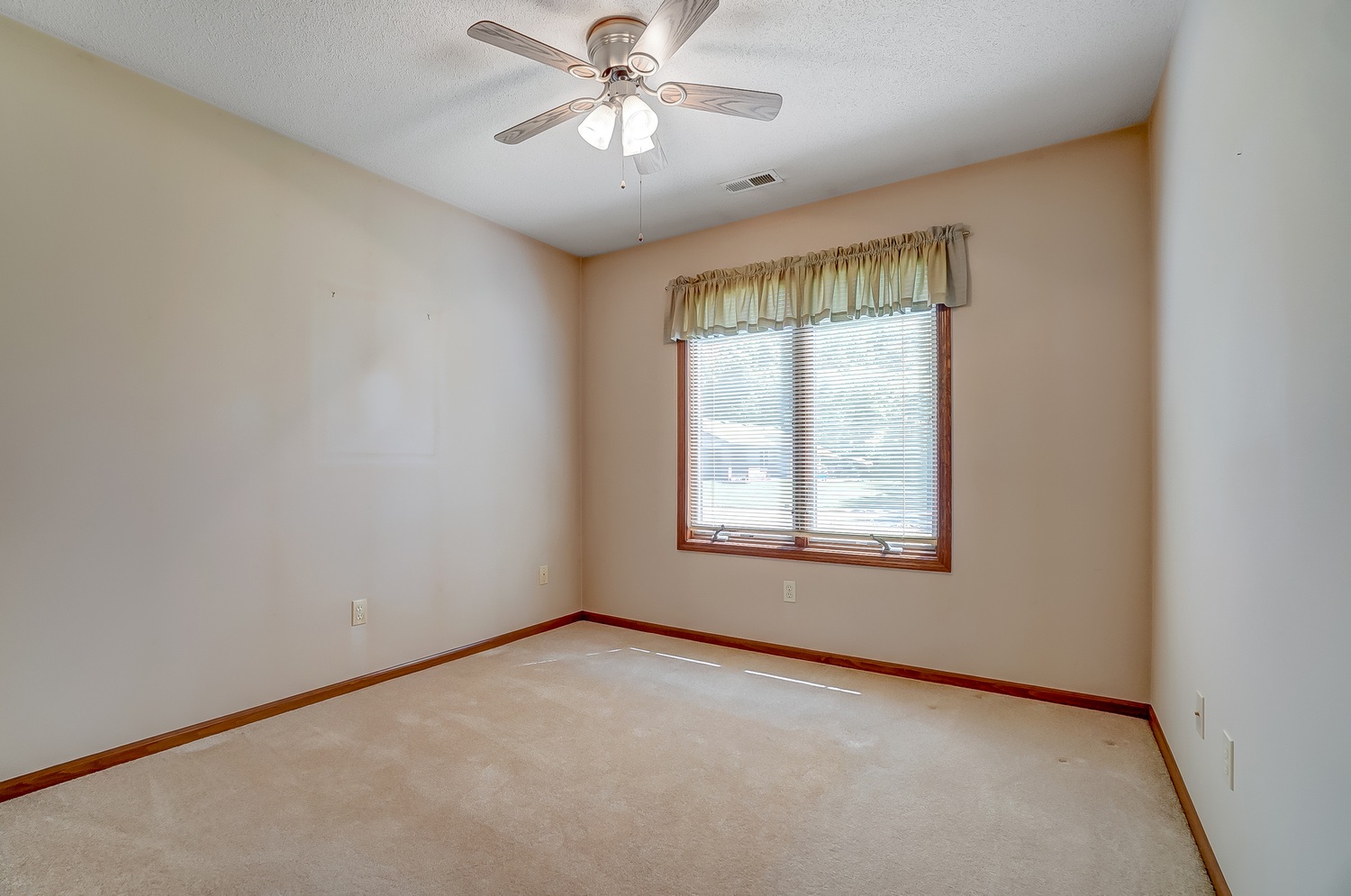 312 Springer Drive Butler, IN 46721 - Photo 20 of 34