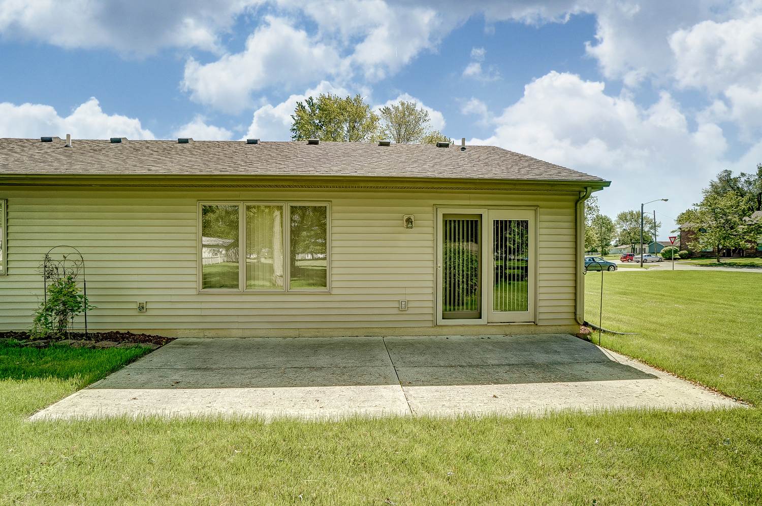 312 Springer Drive Butler, IN 46721 - Photo 29 of 34