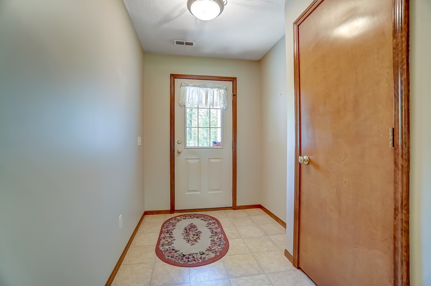 312 Springer Drive Butler, IN 46721 - Photo 4 of 34