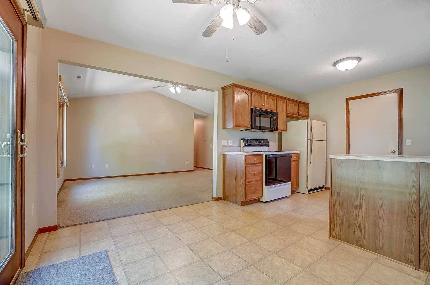 312 Springer Drive Butler, IN 46721 - Photo 10 of 34
