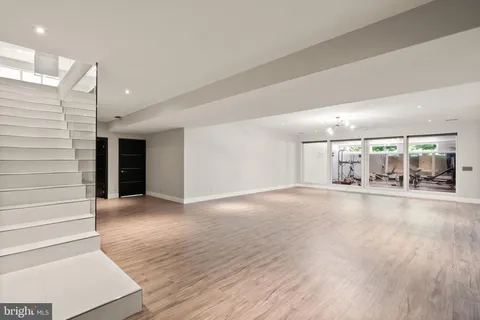$2,499,000 | 6600 Reserves Hill Court, Annandale, VA 22003