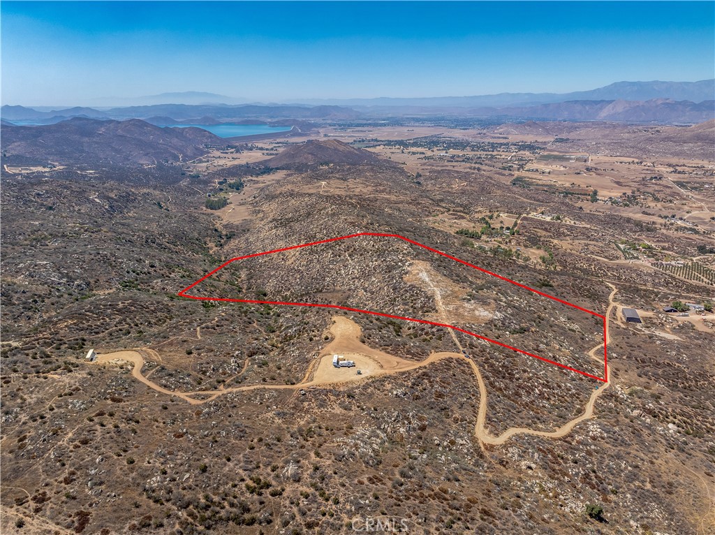 33445 Chameleon Road Hemet, CA 92544 - Photo 8 of 15
