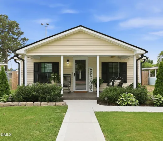 $215,000 | 215 West Brocklyn Street, Benson, NC 27504
