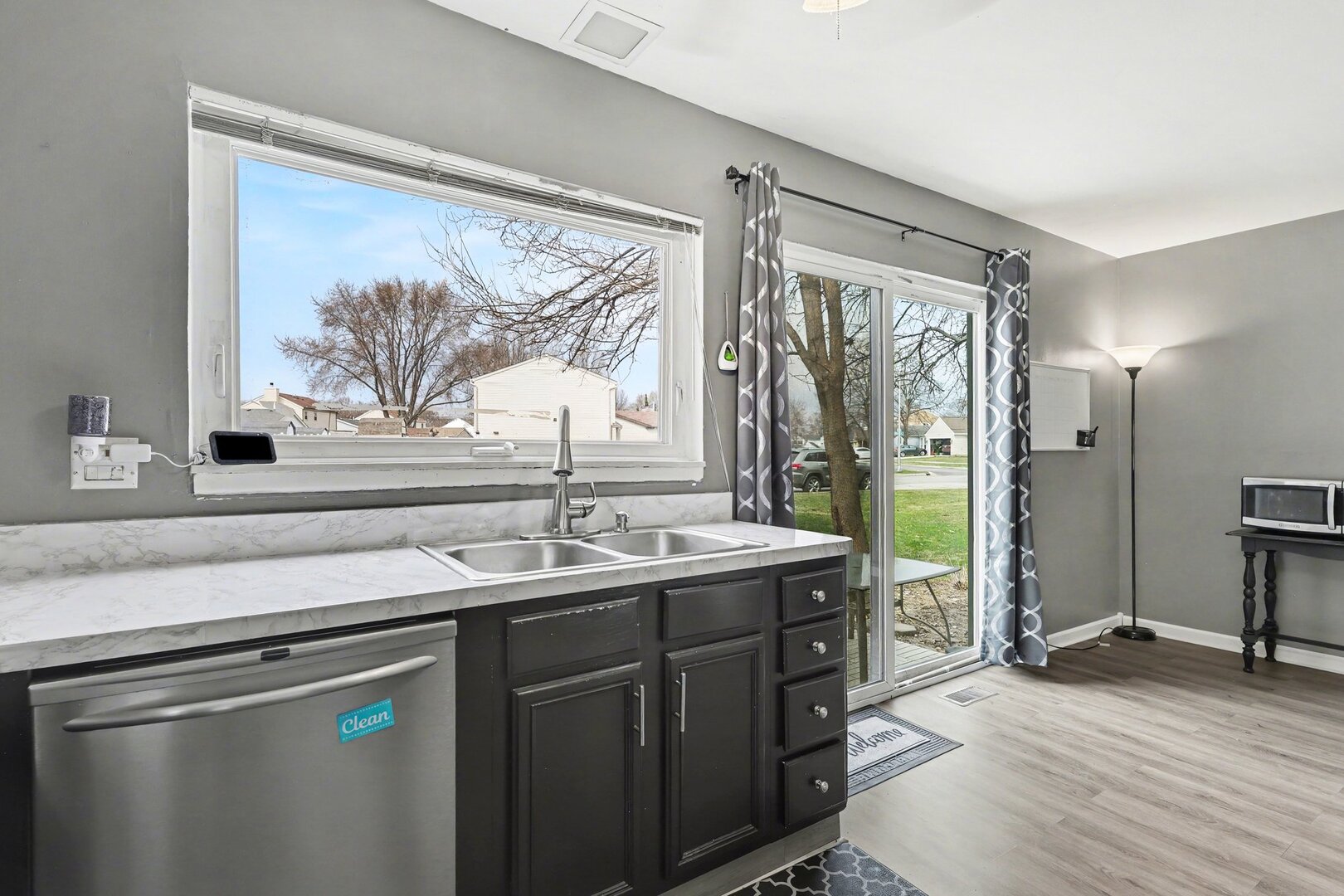 554 Alton Court Carol Stream, IL 60188 - Photo 6 of 24