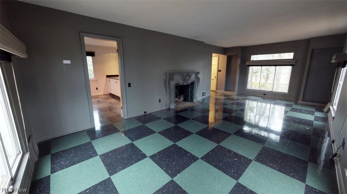 1579 Compton Road Cleveland, OH 44118 - Photo 6 of 23