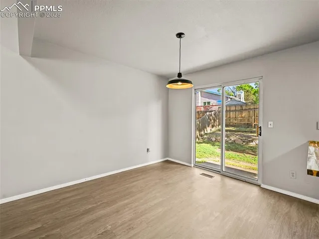 a view of empty room with window