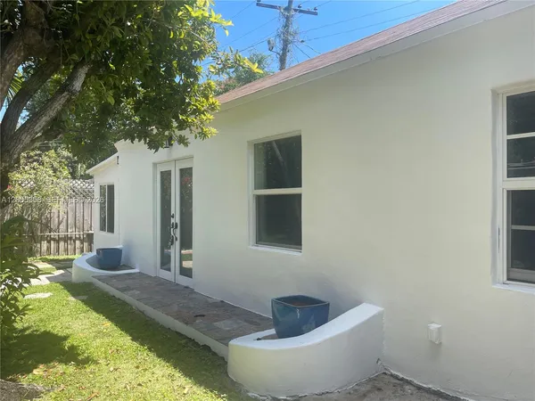 $2,500 | 554 Northeast 74th Street, Unit 2, Miami, FL 33138