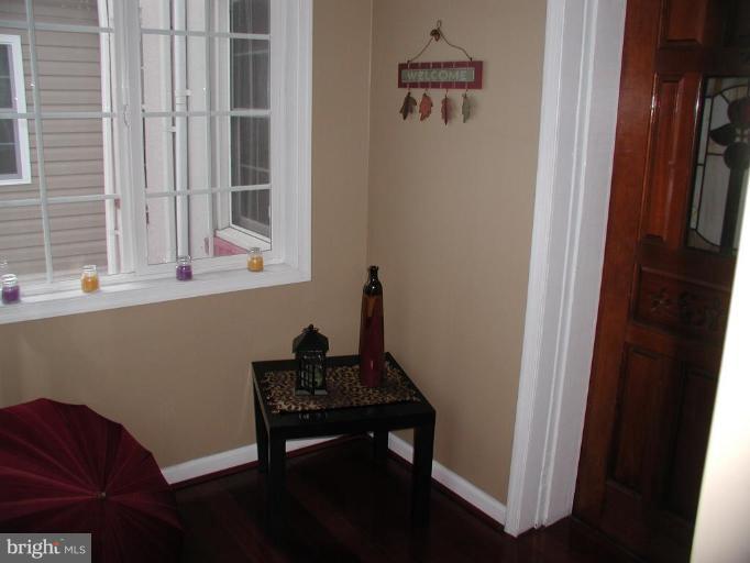 10 Eastship Road Dundalk, MD 21222 - Photo 5 of 21 Entrance / Foyer